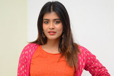 hebah-patel-latest-interview-stills-for-angel